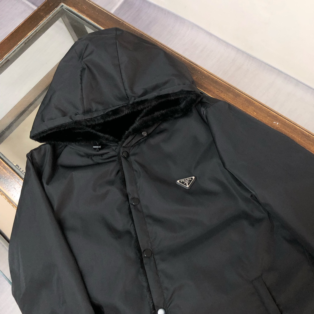 外套 🆕PRADA 普拉达 25秋冬新款双面穿夹克外套～两面🉑穿～满足多种穿搭风格～超级狠货 ！简约廓形