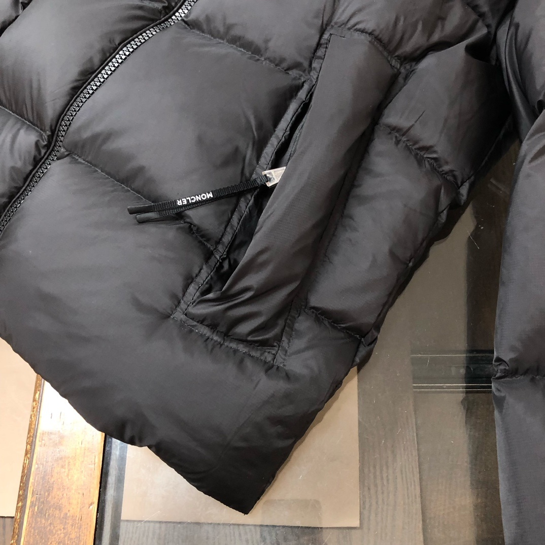 羽绒 Moncler 蒙口 Couyere 25秋冬最新玛雅情侣款羽绒服~采用标志性的lon laqué