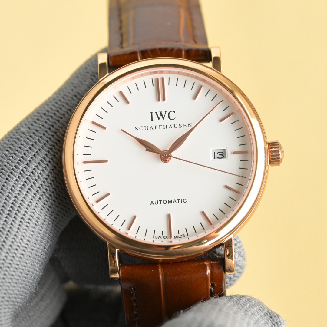 NO:340734,White Shell, Rose Shell Mks Wanguo's Strongest Botaofino Men's Watch!  The most popular simple, elegant and atmospheric formal wear watch!  【Case】40mm case!  Swiss-grade seiko polishing!  Make the appearance round and full and the details are in place!  Very beautiful!  [Dial] Sapphire watch mirror anti-glare coating, the dial uses the most classic willow leaf needle, with blue rhodium plated, nine pink gold, gold, and platinum needles!  Taiwan’s top craft dial!  Carefully crafted and perfectly restored!  【Movement】Exclusively uses imported Citizen movement!  Super high quality!  Accurate and durable when walking!  Almost zero rehabilitation!  [Watch strap] Italian simulated crocodile leather strap!  Exclusive and meticulously customized, the production guarantees superior quality and gives the wearer an excellent wearing experience. Buy Bottom and be sure to produce MKS!  Must be a fine product!  , iwc,crocodile skin,gold19860909白壳,玫壳 Mks万国最强柏涛菲诺男表！最受欢迎的简洁,优雅,大气的正装风范手表！【表壳】40毫米的表壳！瑞士级精工打磨抛光！使得外观圆润饱满,细节到位！非常漂亮！【表盘】蓝宝石表镜防眩光镀膜,表盘采用最经典的柳叶针,有蓝色镀铑,玖瑰金,黄金,白金针！台湾顶级工艺表盘！精心制作,完美还原！【机芯】独家采用进口西铁城机芯！品质超高！走时精准耐用！几乎零返修！【表带】意大利仿真鳄鱼皮纹表带！独家精心定制,出品保证了优越的品质,给佩戴者极佳的佩戴体验.买柏涛菲诺,认准mks出品！必属精品！,,iwc,crocodile skin,gold,Watch