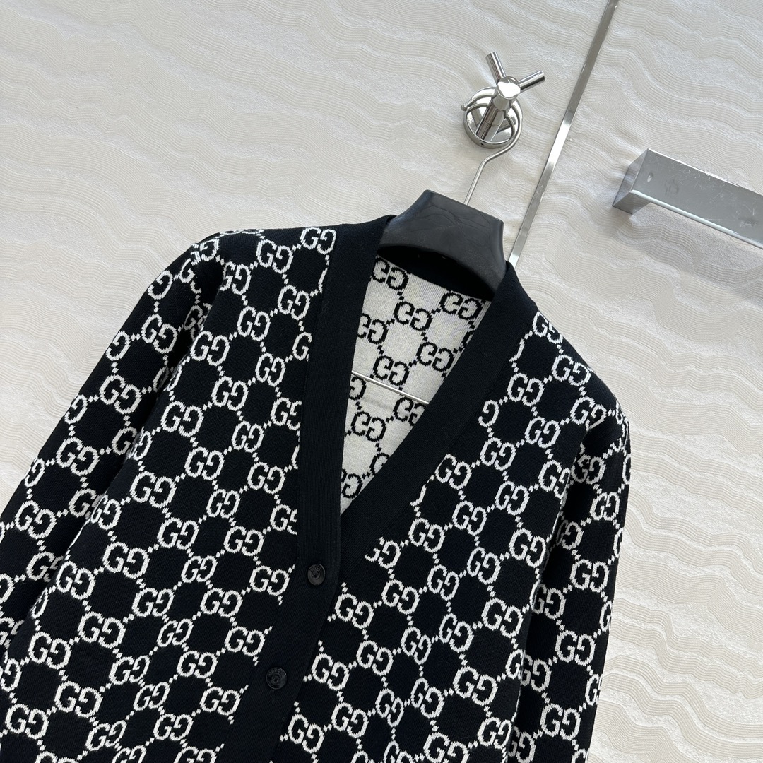 独家首发❤️原单品质，格蕾系穿搭GG复古提花羊毛开衫外套，双面可穿设计，经典V领单排扣，气质名媛少女减龄