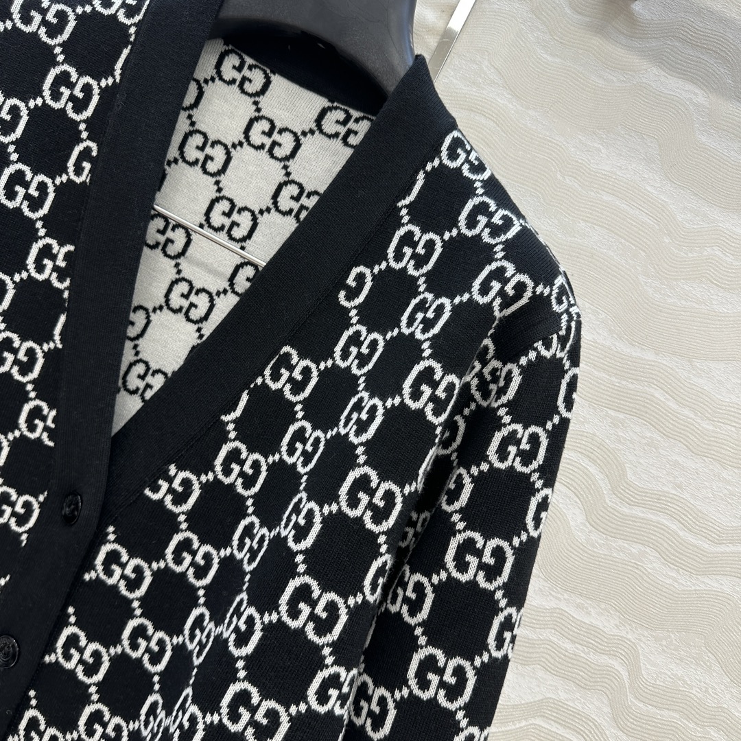 独家首发❤️原单品质，格蕾系穿搭GG复古提花羊毛开衫外套，双面可穿设计，经典V领单排扣，气质名媛少女减龄