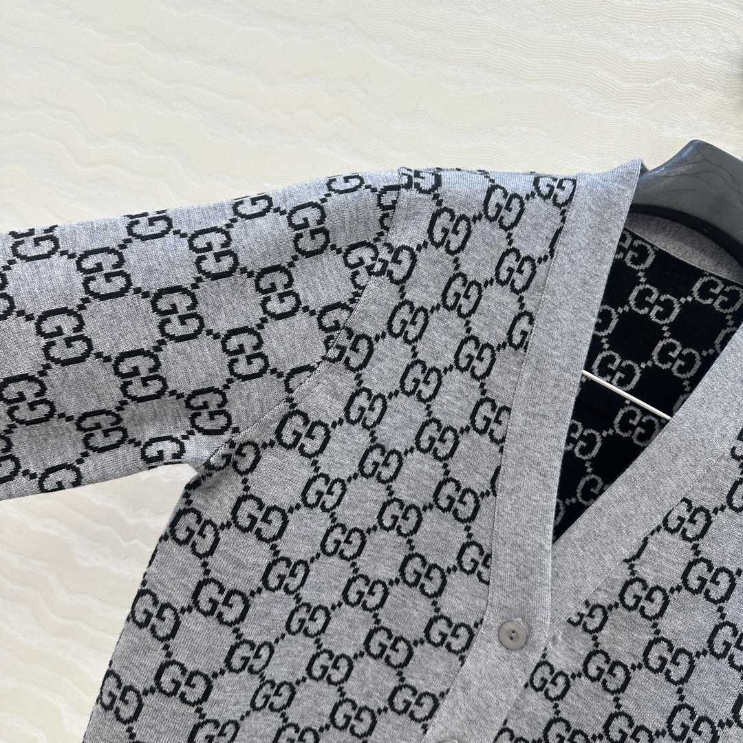 独家首发❤️原单品质，格蕾系穿搭GG复古提花羊毛开衫外套，双面可穿设计，经典V领单排扣，气质名媛少女减龄