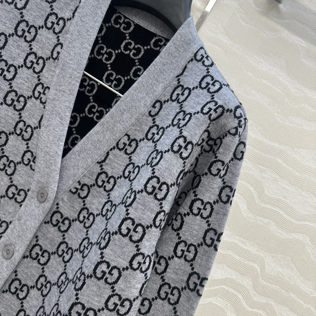 独家首发❤️原单品质，格蕾系穿搭GG复古提花羊毛开衫外套，双面可穿设计，经典V领单排扣，气质名媛少女减龄