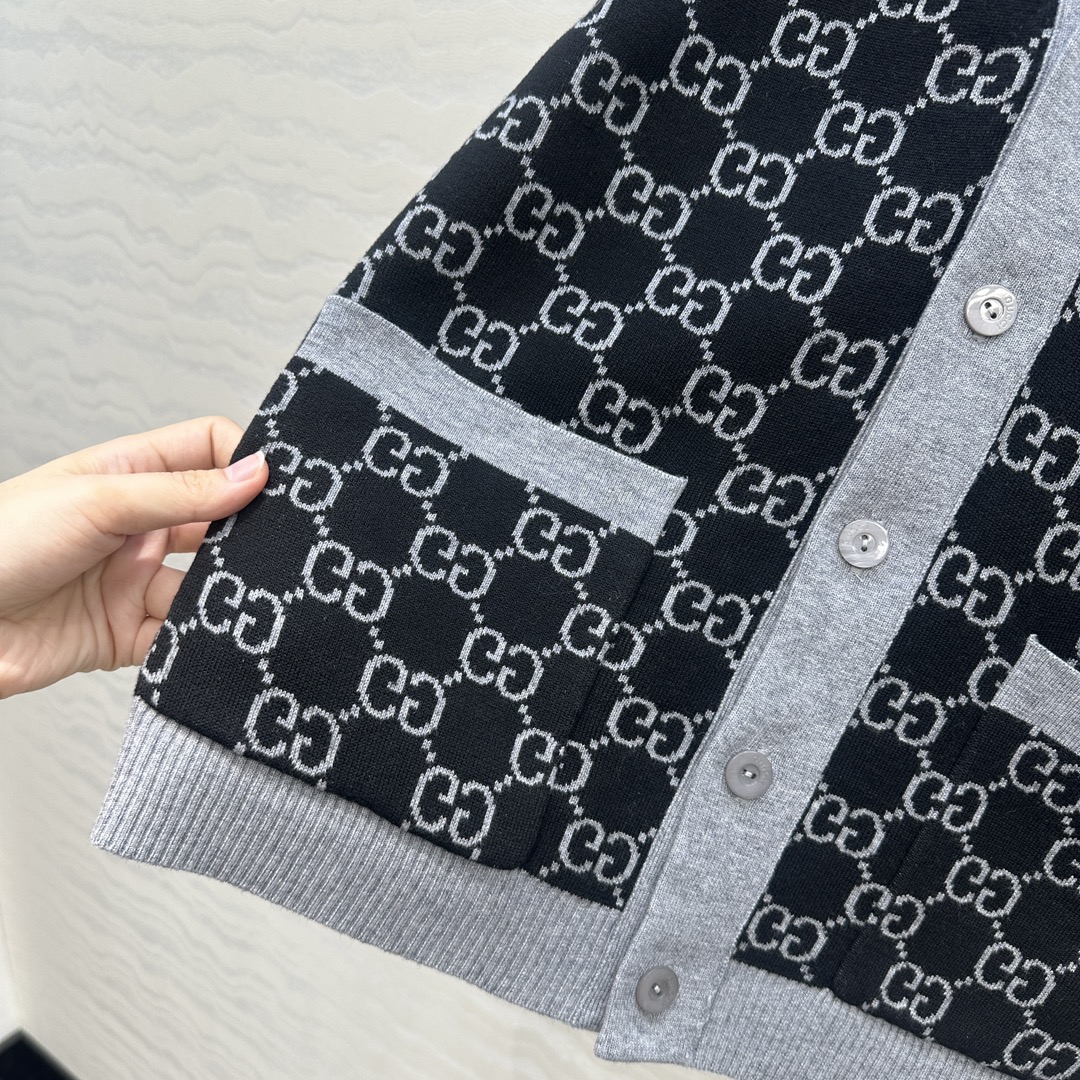 独家首发❤️原单品质，格蕾系穿搭GG复古提花羊毛开衫外套，双面可穿设计，经典V领单排扣，气质名媛少女减龄