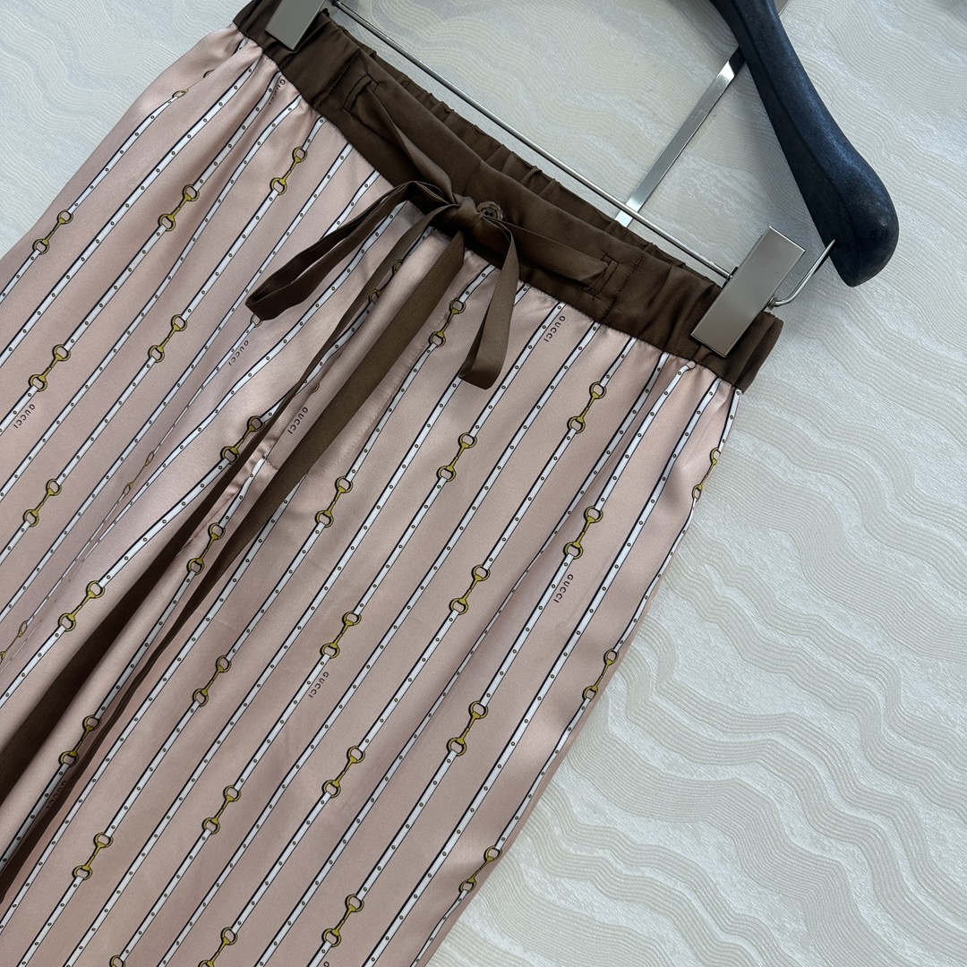 独家首发❤️原单品质💕GG浪漫度假印花真丝直筒裤！全定位对花工艺，100%真丝斜纹绸质感超赞！系带松紧腰