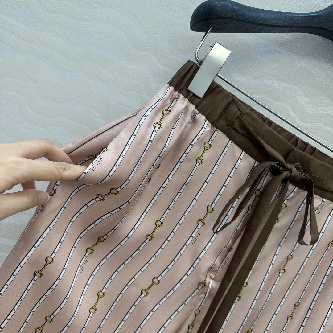 独家首发❤️原单品质💕GG浪漫度假印花真丝直筒裤！全定位对花工艺，100%真丝斜纹绸质感超赞！系带松紧腰