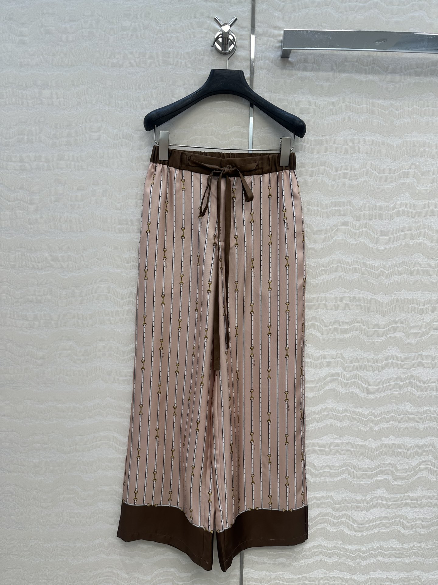 独家首发❤️原单品质💕GG浪漫度假印花真丝直筒裤！全定位对花工艺，100%真丝斜纹绸质感超赞！系带松紧腰