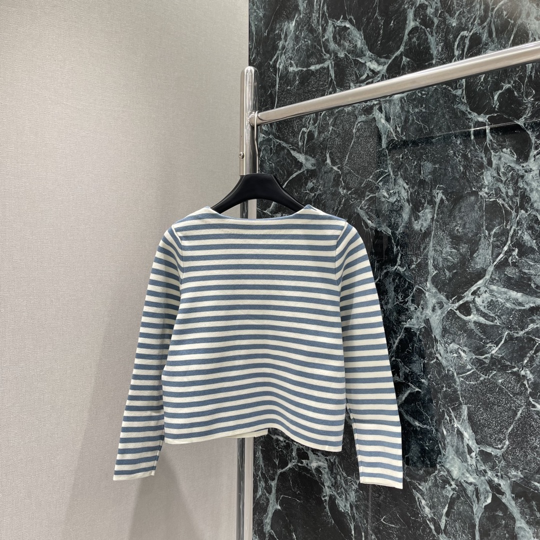 PD 25秋冬新款 条纹小香风外套 胸前经典品牌刺绣字母 经典条纹设计永远不会过时恰到好处的衣长上身包容