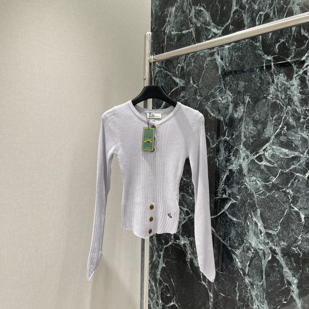 土星 25秋冬新款 收腰针织长袖上衣 辣妹的针织单品 粗细不同的针织拼接让整件衣服立体生动起来 下摆V字