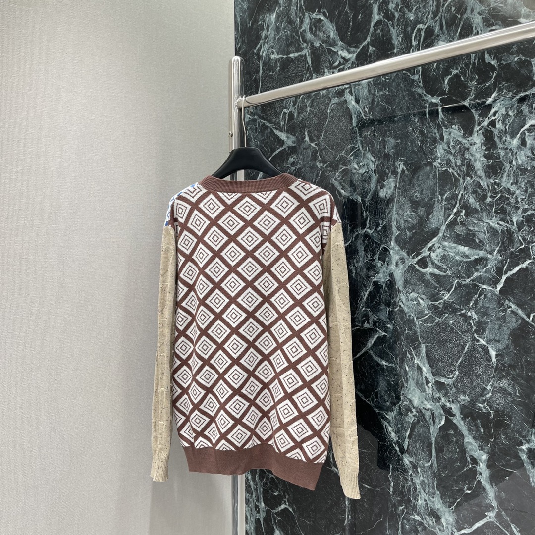 土星 25秋冬新款 复古菱格提花拼色开衫 撞色设计土星logo刺绣 彰显品牌格调 百搭款式不挑年龄肤色 