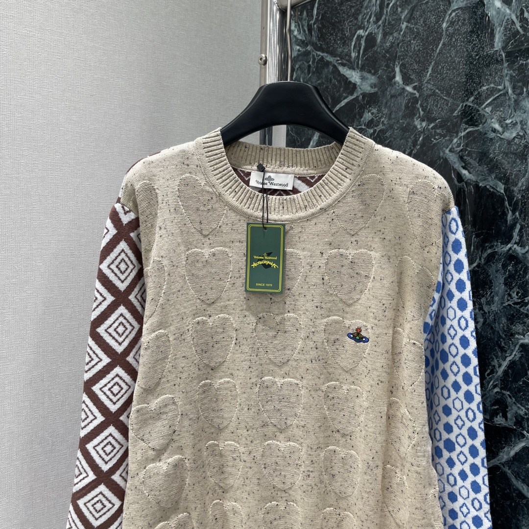 土星 25秋冬新款 复古菱格提花拼色毛衣 袖子撞色设计 和一系列的开衫相呼应 胸前经典土星logo刺绣 