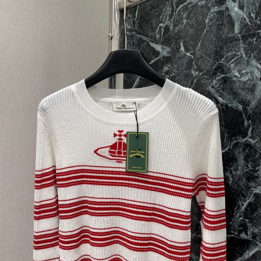 土星 25秋冬新款 撞色条纹针织上衣 简约不简单的西太后土星条纹针织衫看似平平无齐上身真的是太惊艳了很清