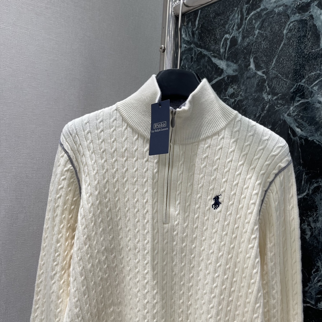 拉夫 25秋冬新款 立领半拉链针织开衫 领口撞色设计 不仅修饰了颈部线条 还增添了几分干练与帅气！👔✨拉