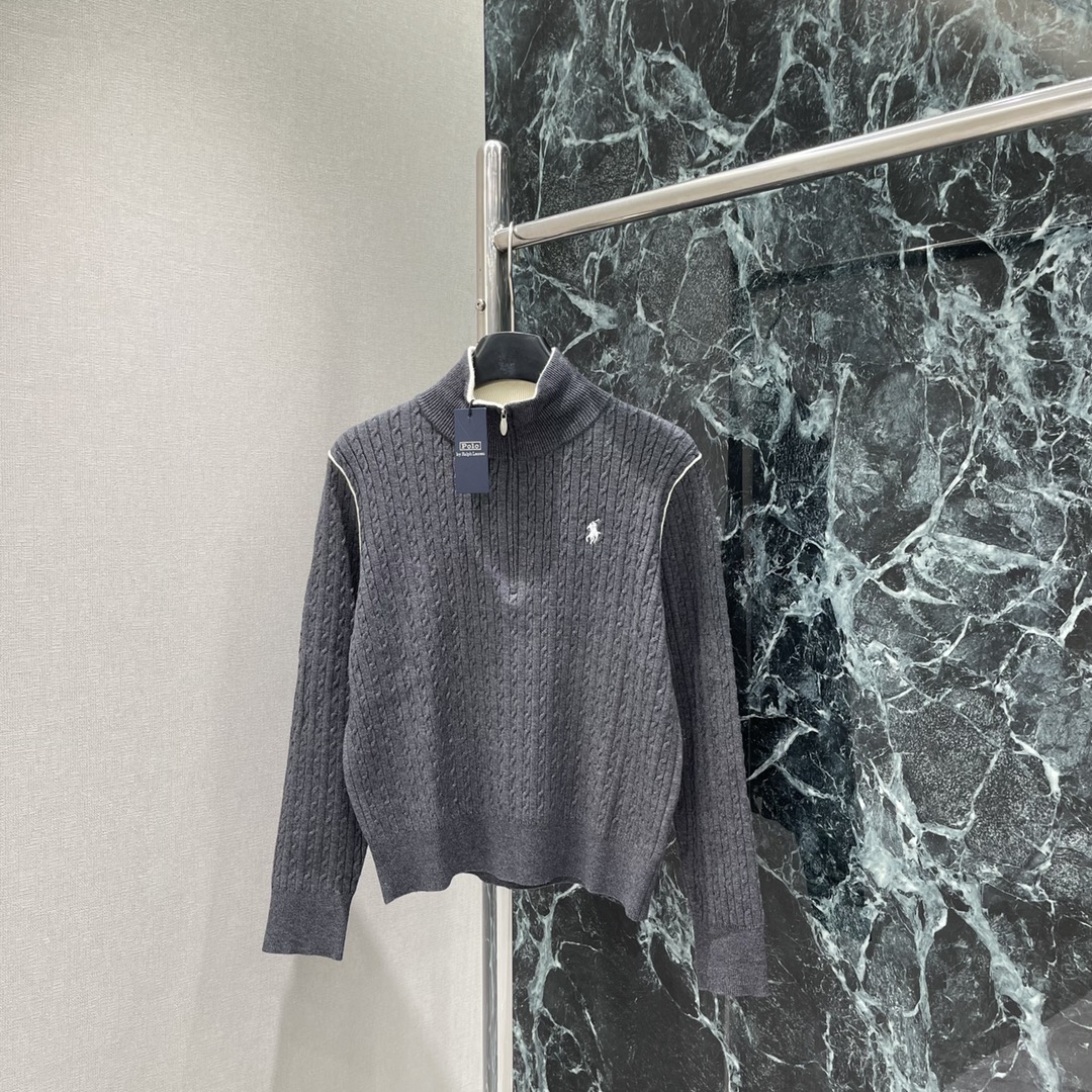 拉夫 25秋冬新款 立领半拉链针织开衫 领口撞色设计 不仅修饰了颈部线条 还增添了几分干练与帅气！👔✨拉