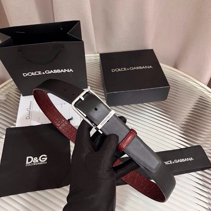 Dolce&Gabbana 新款 鳄鱼皮腰带，雅致配饰，搭配经典滚轴搭扣：35 毫米