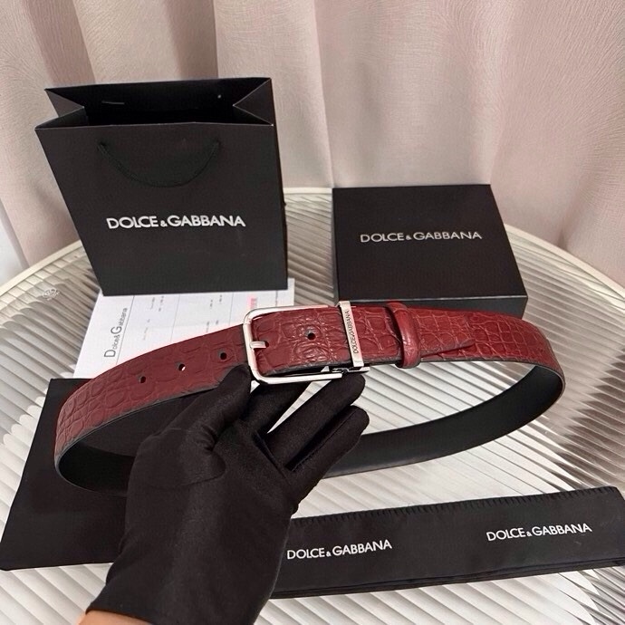 Dolce&Gabbana 新款 鳄鱼皮腰带，雅致配饰，搭配经典滚轴搭扣：35 毫米