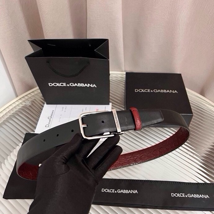 Dolce&Gabbana 新款 鳄鱼皮腰带，雅致配饰，搭配经典滚轴搭扣：35 毫米