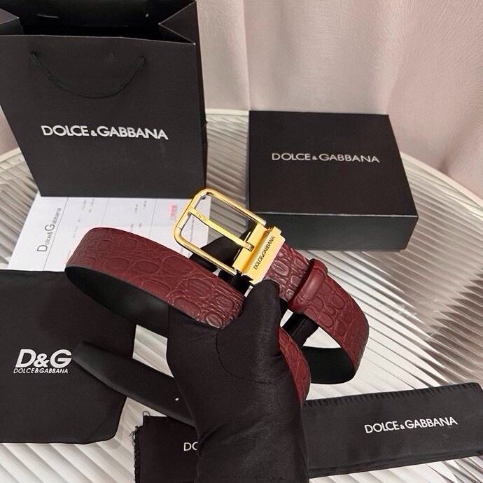 Dolce&Gabbana 新款 鳄鱼皮腰带，雅致配饰，搭配经典滚轴搭扣：35 毫米