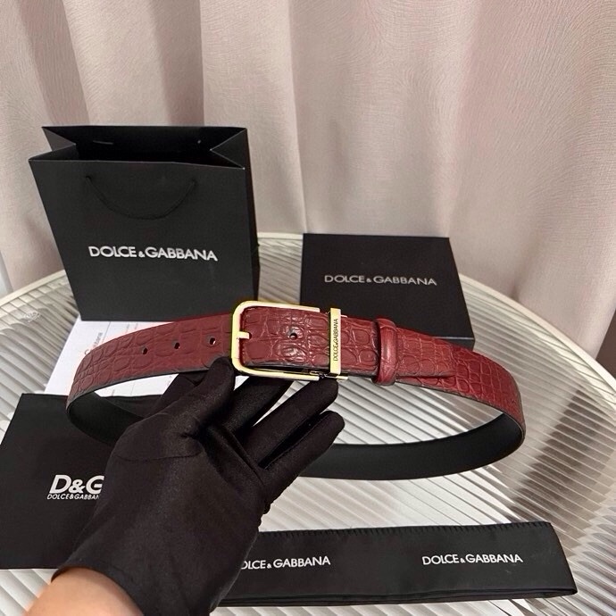 Dolce&Gabbana 新款 鳄鱼皮腰带，雅致配饰，搭配经典滚轴搭扣：35 毫米