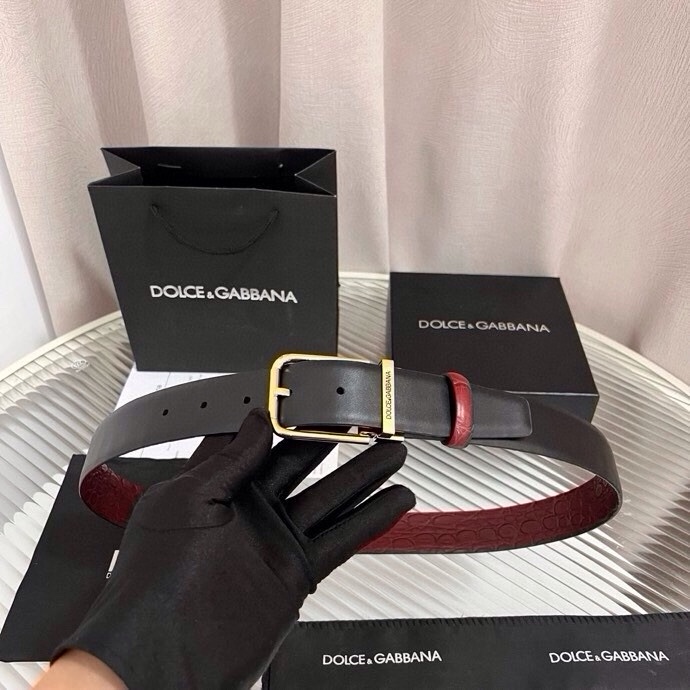Dolce&Gabbana 新款 鳄鱼皮腰带，雅致配饰，搭配经典滚轴搭扣：35 毫米