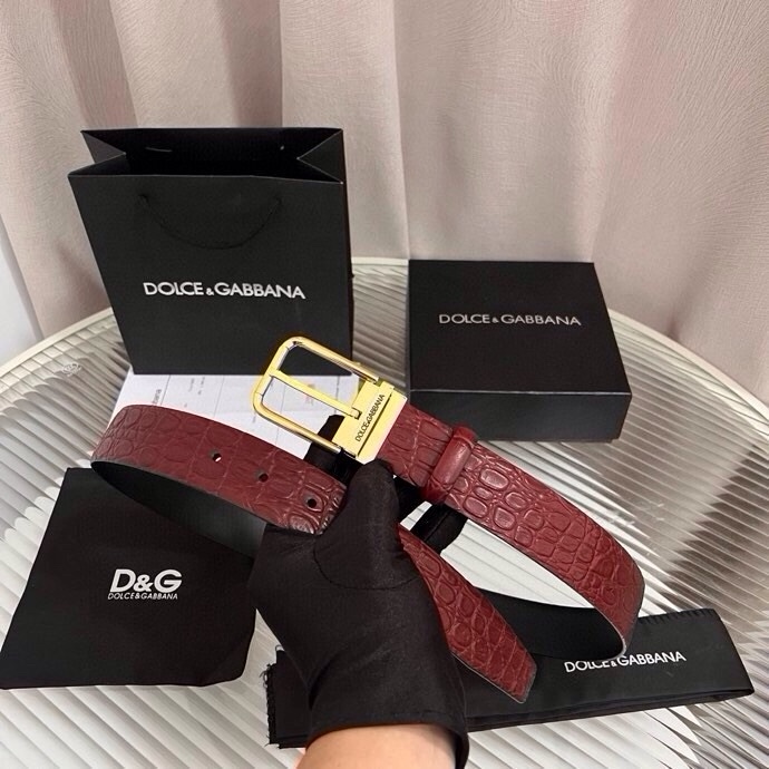 Dolce&Gabbana 新款 鳄鱼皮腰带，雅致配饰，搭配经典滚轴搭扣：35 毫米