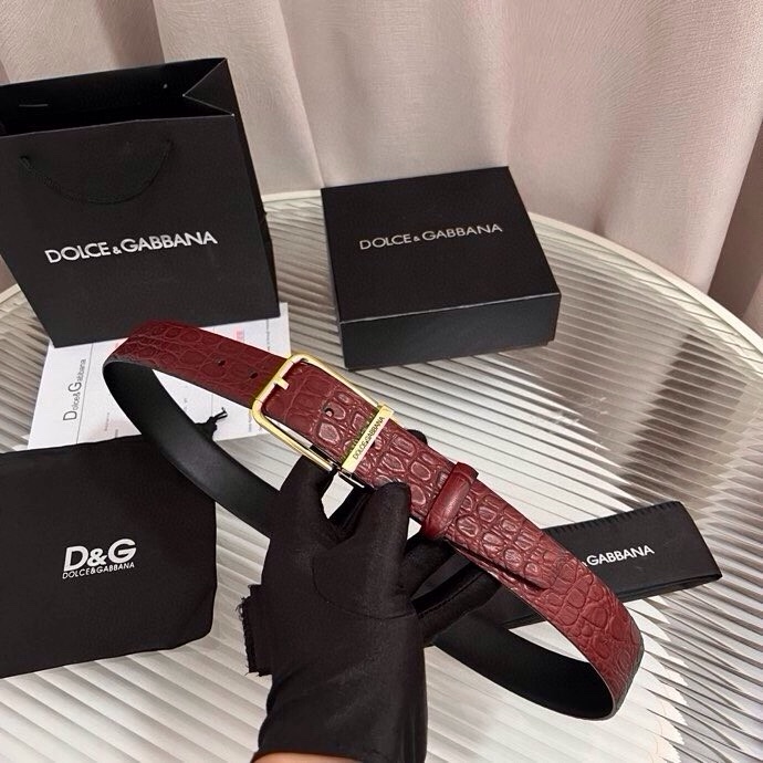 Dolce&Gabbana 新款 鳄鱼皮腰带，雅致配饰，搭配经典滚轴搭扣：35 毫米