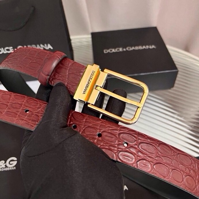 Dolce&Gabbana 新款 鳄鱼皮腰带，雅致配饰，搭配经典滚轴搭扣：35 毫米