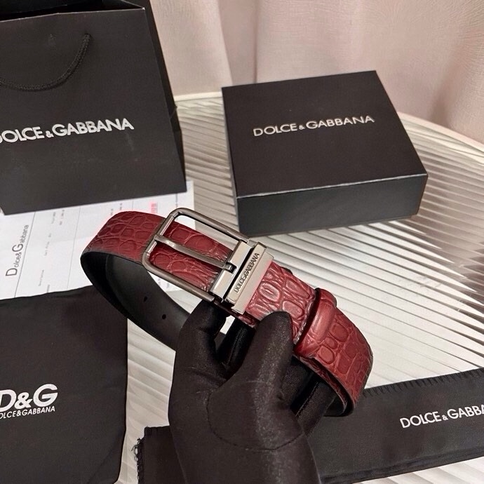 Dolce&Gabbana 新款 鳄鱼皮腰带，雅致配饰，搭配经典滚轴搭扣：35 毫米