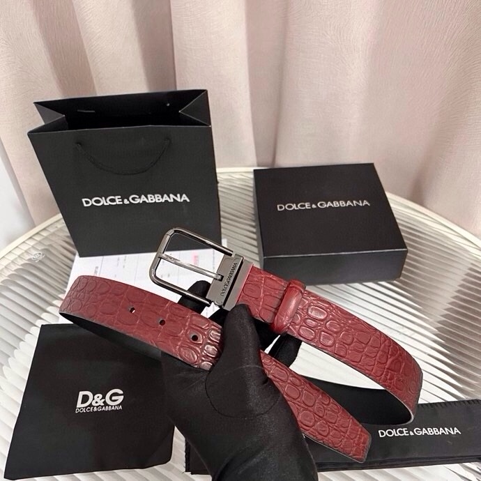 Dolce&Gabbana 新款 鳄鱼皮腰带，雅致配饰，搭配经典滚轴搭扣：35 毫米