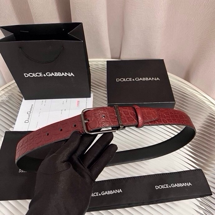 Dolce&Gabbana 新款 鳄鱼皮腰带，雅致配饰，搭配经典滚轴搭扣：35 毫米