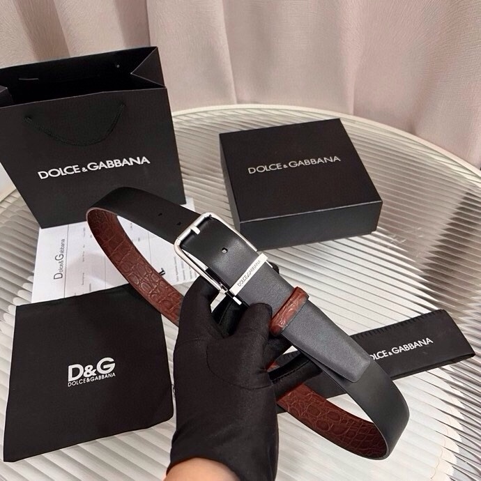 Dolce&Gabbana 新款 鳄鱼皮腰带，雅致配饰，搭配经典滚轴搭扣：35 毫米
