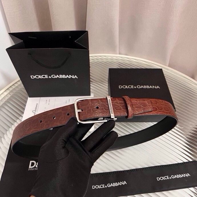 Dolce&Gabbana 新款 鳄鱼皮腰带，雅致配饰，搭配经典滚轴搭扣：35 毫米