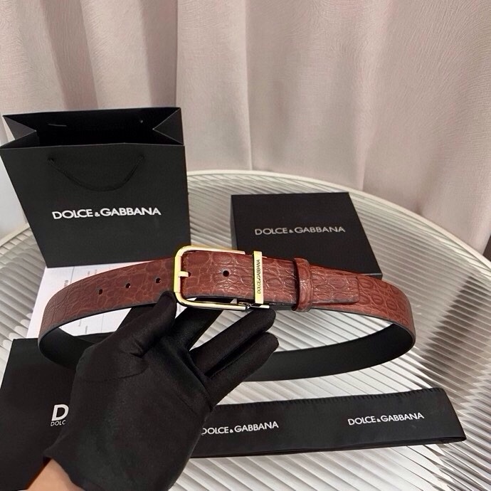 Dolce&Gabbana 新款 鳄鱼皮腰带，雅致配饰，搭配经典滚轴搭扣：35 毫米