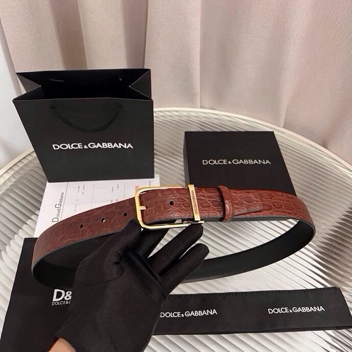 Dolce&Gabbana 新款 鳄鱼皮腰带，雅致配饰，搭配经典滚轴搭扣：35 毫米