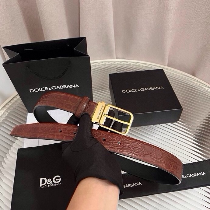 Dolce&Gabbana 新款 鳄鱼皮腰带，雅致配饰，搭配经典滚轴搭扣：35 毫米