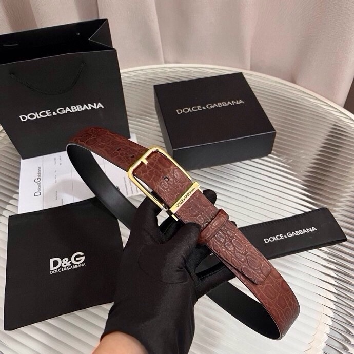 Dolce&Gabbana 新款 鳄鱼皮腰带，雅致配饰，搭配经典滚轴搭扣：35 毫米