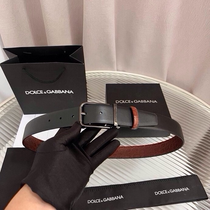 Dolce&Gabbana 新款 鳄鱼皮腰带，雅致配饰，搭配经典滚轴搭扣：35 毫米