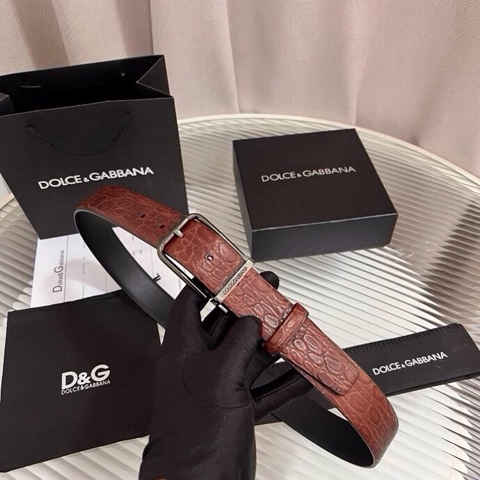 Dolce&Gabbana 新款 鳄鱼皮腰带，雅致配饰，搭配经典滚轴搭扣：35 毫米