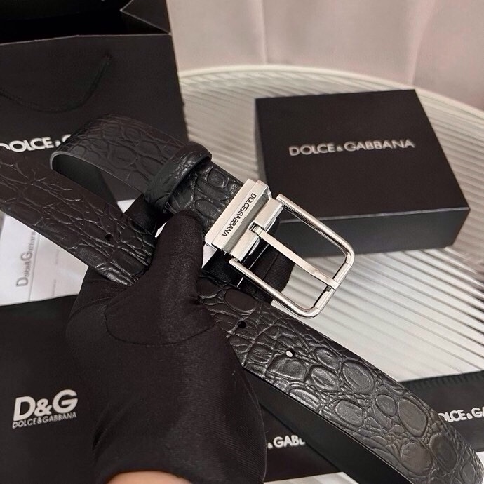 Dolce&Gabbana 新款 鳄鱼皮腰带，雅致配饰，搭配经典滚轴搭扣：35 毫米