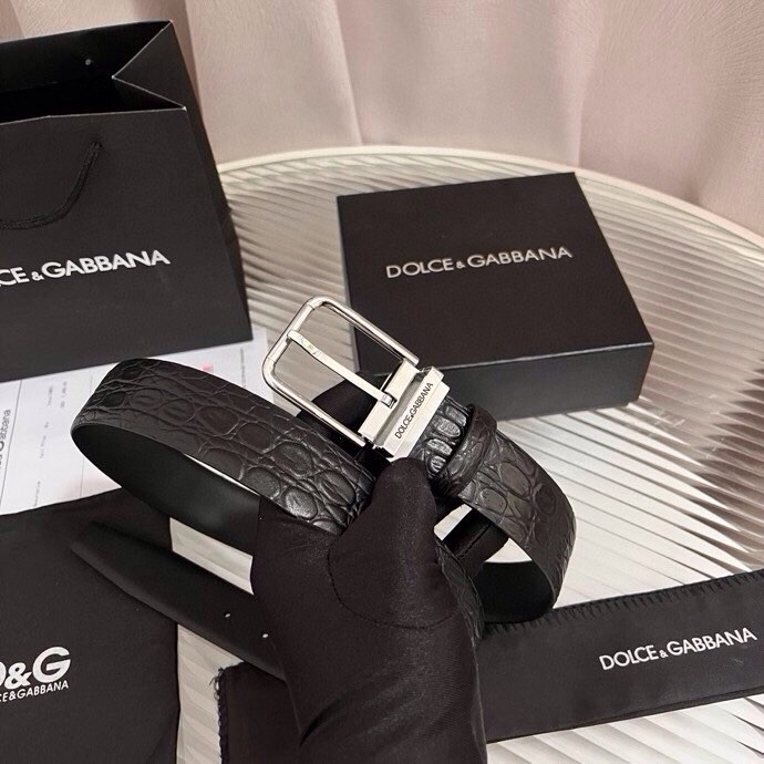 Dolce&Gabbana 新款 鳄鱼皮腰带，雅致配饰，搭配经典滚轴搭扣：35 毫米