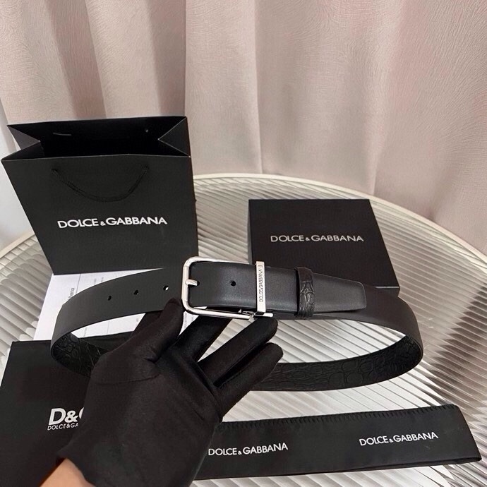 Dolce&Gabbana 新款 鳄鱼皮腰带，雅致配饰，搭配经典滚轴搭扣：35 毫米