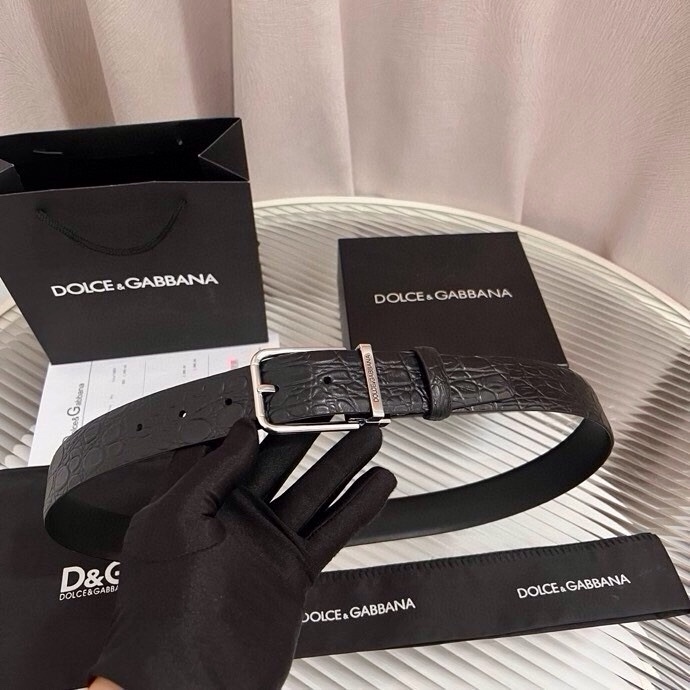 Dolce&Gabbana 新款 鳄鱼皮腰带，雅致配饰，搭配经典滚轴搭扣：35 毫米