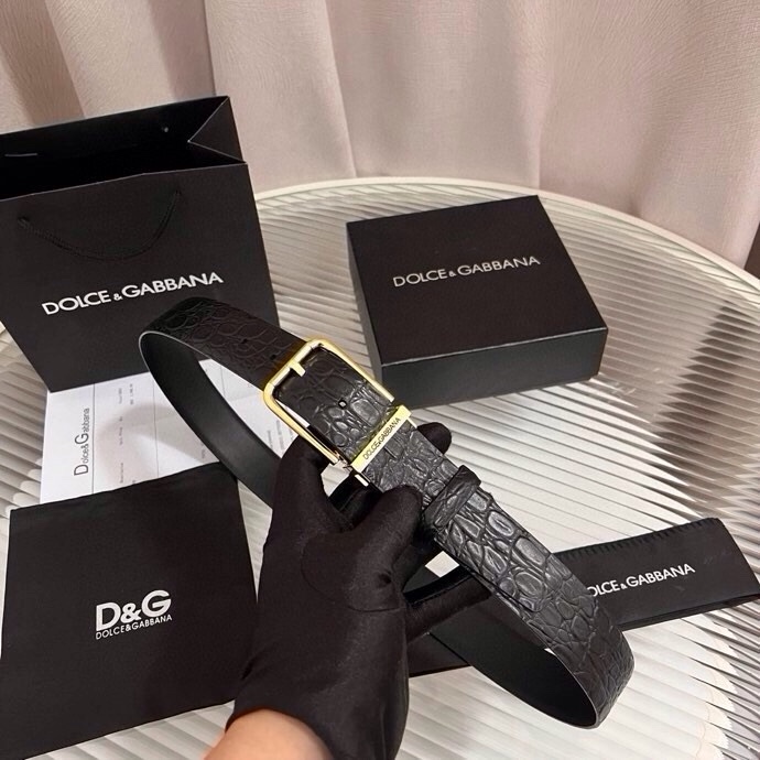 Dolce&Gabbana 新款 鳄鱼皮腰带，雅致配饰，搭配经典滚轴搭扣：35 毫米