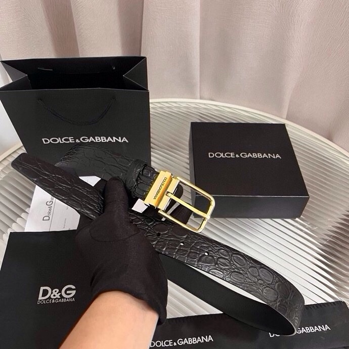 Dolce&Gabbana 新款 鳄鱼皮腰带，雅致配饰，搭配经典滚轴搭扣：35 毫米