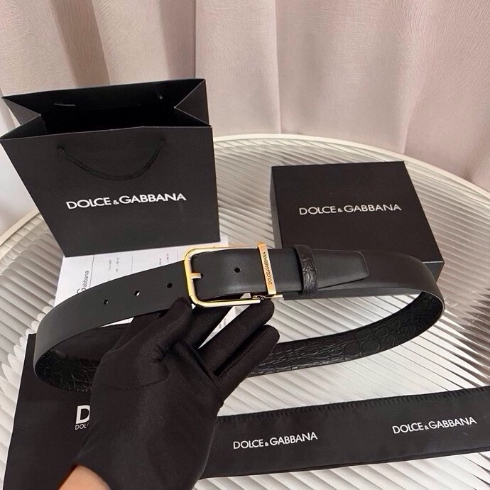 Dolce&Gabbana 新款 鳄鱼皮腰带，雅致配饰，搭配经典滚轴搭扣：35 毫米