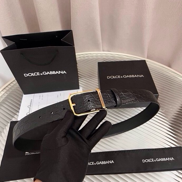 Dolce&Gabbana 新款 鳄鱼皮腰带，雅致配饰，搭配经典滚轴搭扣：35 毫米