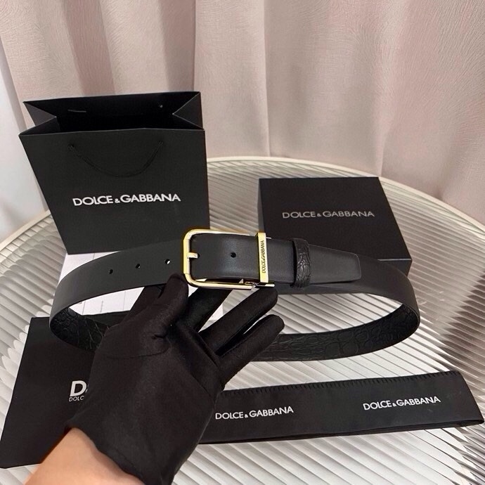 Dolce&Gabbana 新款 鳄鱼皮腰带，雅致配饰，搭配经典滚轴搭扣：35 毫米
