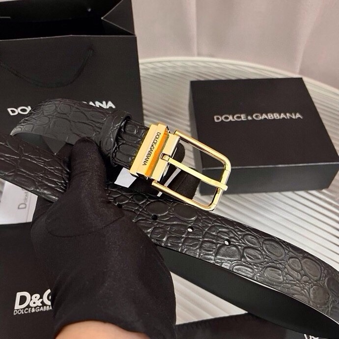 Dolce&Gabbana 新款 鳄鱼皮腰带，雅致配饰，搭配经典滚轴搭扣：35 毫米