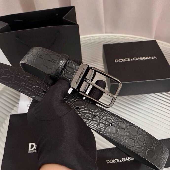 Dolce&Gabbana 新款 鳄鱼皮腰带，雅致配饰，搭配经典滚轴搭扣：35 毫米