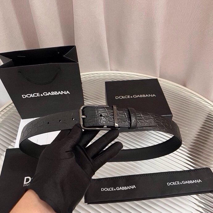 Dolce&Gabbana 新款 鳄鱼皮腰带，雅致配饰，搭配经典滚轴搭扣：35 毫米